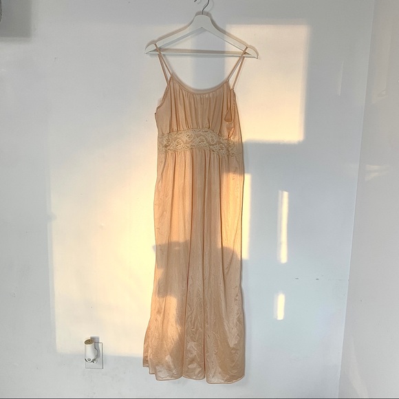 Vintage Night Gown - Picture 4 of 7